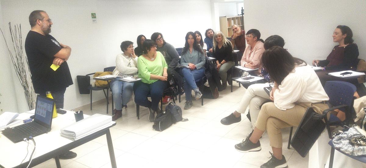 Com donar males notícies